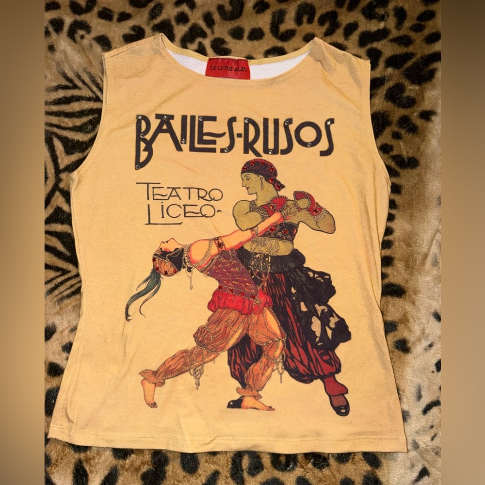 Beige Le Lotus Bleu Baile-Rusos Graphic Tank Top